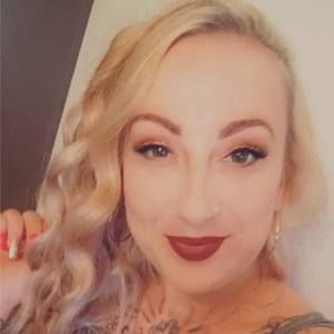 Meet your Posher, Leslie